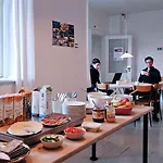 Hostel City Sleep-In Hostal *