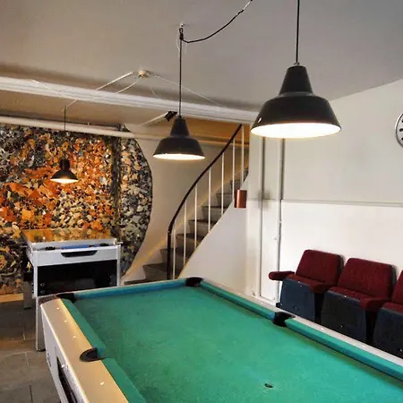 Hostel City Sleep-In *