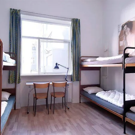 Hostel City Sleep-In *